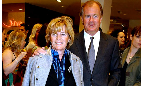 Familiefoto van de econoom, getrouwd met Carolyn Denise Persson, die beroemd is vanwege Main shareholder of H&M  