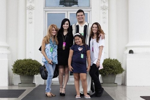 Demi Lovato Family